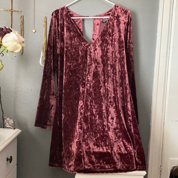 a.n.a Dresses & Skirts - Women’s/Junior’s Velvet Long Sleeve Dress